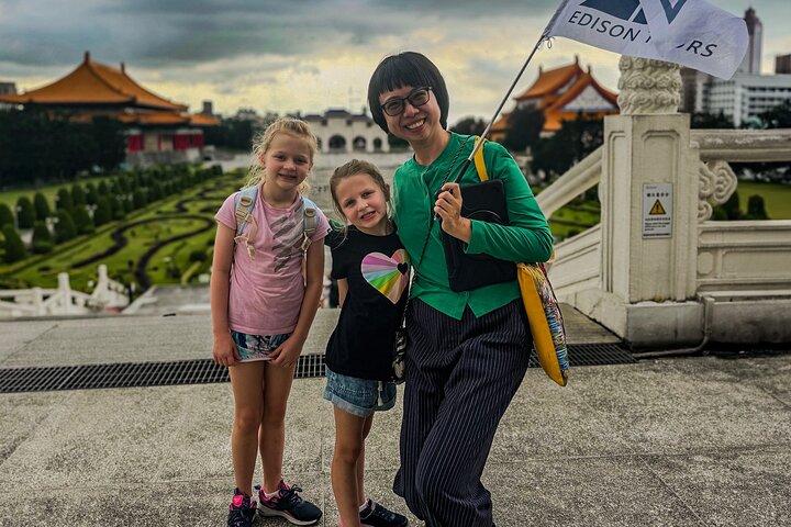 Taipei City Morning Tour with National Palace Museum entry