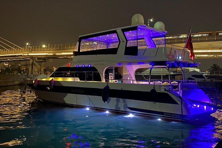 Istanbul Private Bosphorus Luxury Yacht 20m 65ft – 20 Guests