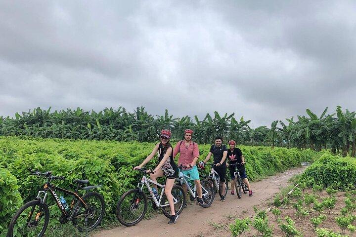 Half-Day Hanoi Bicycle Tour Combine City and Countryside