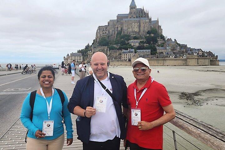 Small Group Day Trip to Mont Saint Michel with Luxury Van