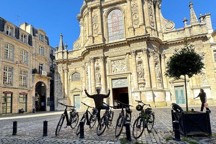 3-Hour E-Bike Immersive Tour of Bordeaux - English Tour