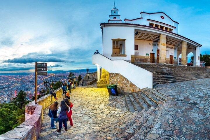 La Candelaria and Monserrate Tour: History and Culture