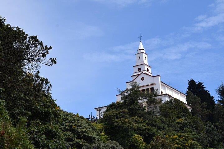 La Candelaria and Monserrate Tour: History and Culture