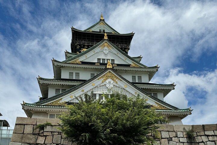 Osaka: Osaka Castle Tower Private Guided Tour in 90 Minutes