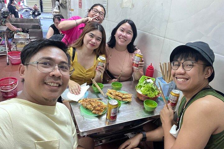 Private Street Food Walking Tour of Hanoi Old Quarter