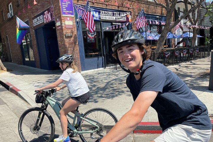 Beverly Hills Tour: Movie Star Homes and LA Sightseeing by E-Bike