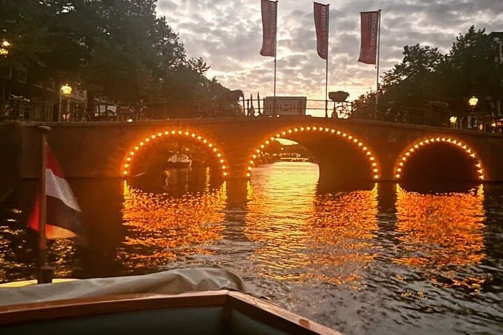 Romantic Private Boat Tour Amsterdam 90min incl welcome drink