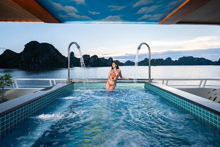 Hanoi: Halong Luxury Cruise with Caves Kayaking , Lunch & Party