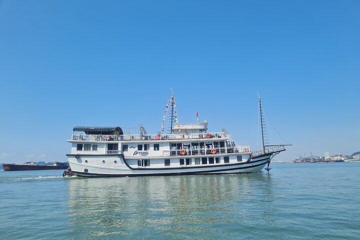 2 Days 1 night Renea Boutique Cruise in Bai Tu Long Bay
