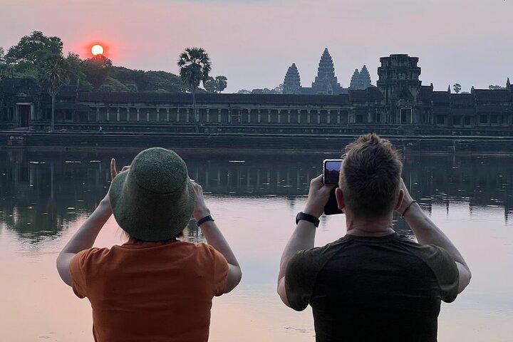 Private Angkor Wat Biking Tour at Sunrise
