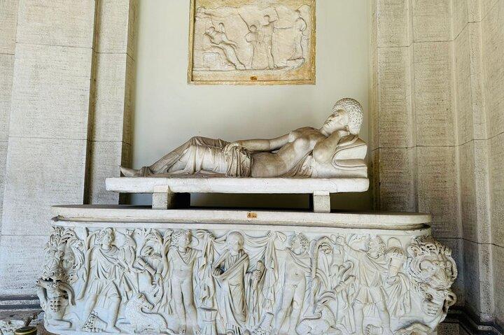 Skip-The-Line: Sistine Chapel & Vatican Tour with A Guide