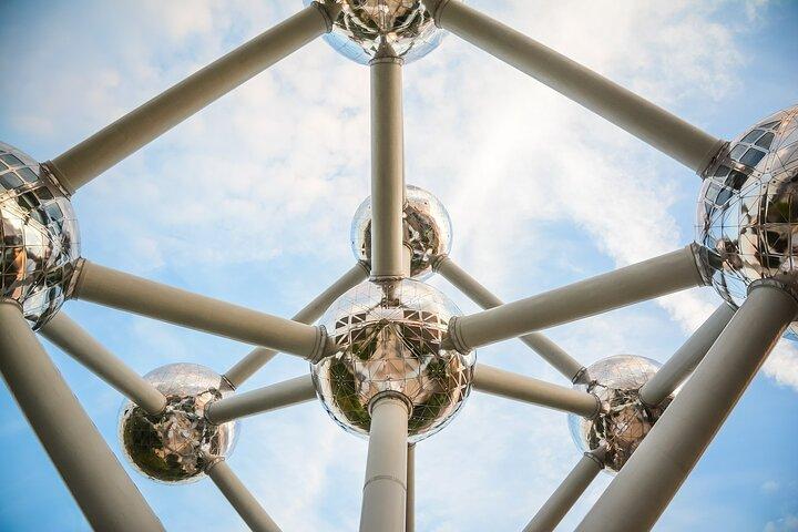 Brussels Walking and Bus Tour with Waffle Tasting Experience