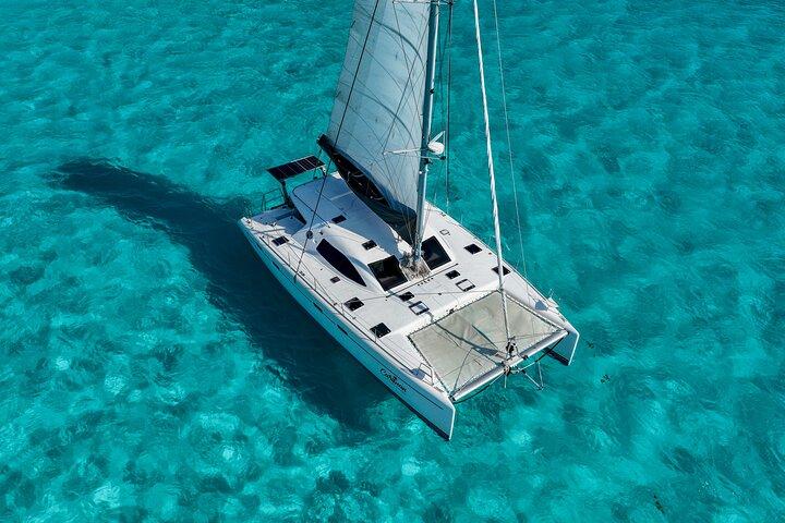 Cancún Catamaran to Isla Mujeres + Snorkel, Open Bar & Lunch