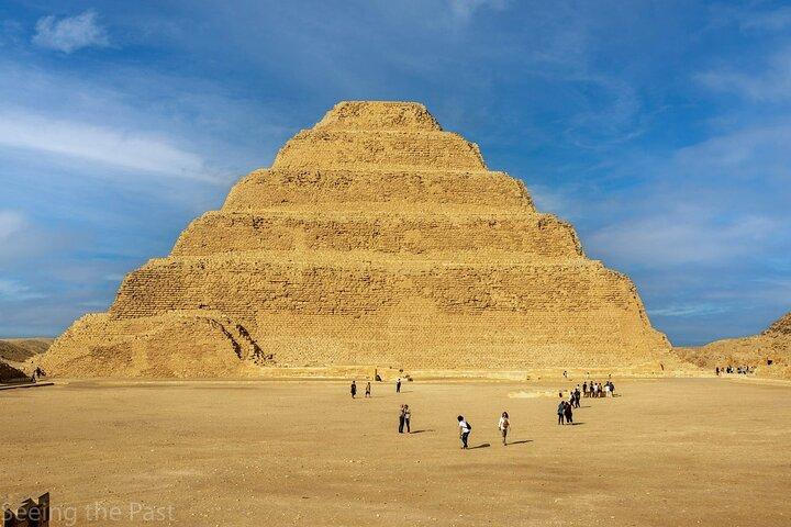 Private Day Tour to Giza Pyramids & Sphinx, Memphis and Saqqara