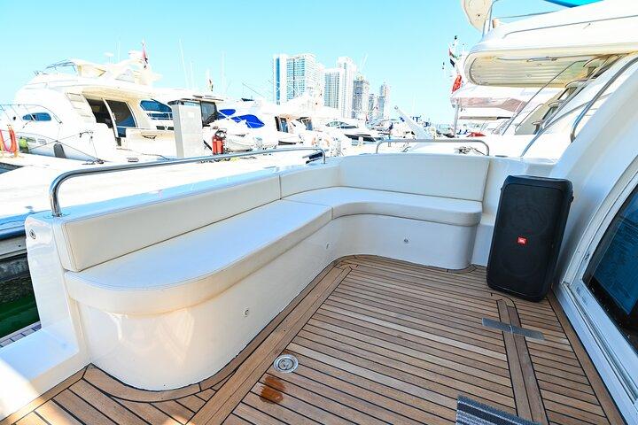 2 Hour Luxury Yacht Rental in Dubai
