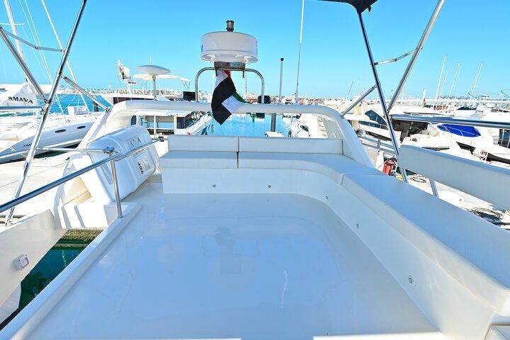 2 Hour Luxury Yacht Rental in Dubai