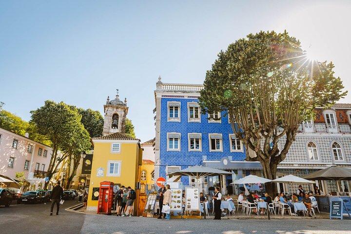 Sintra Palaces Private Tour with Pena Palace and Quinta da Regaleira