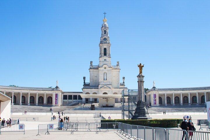 Lisbon Super Saver: 2-Day Sintra, Cascais, Fatima, Nazare and Obidos Small-Group Day Trips