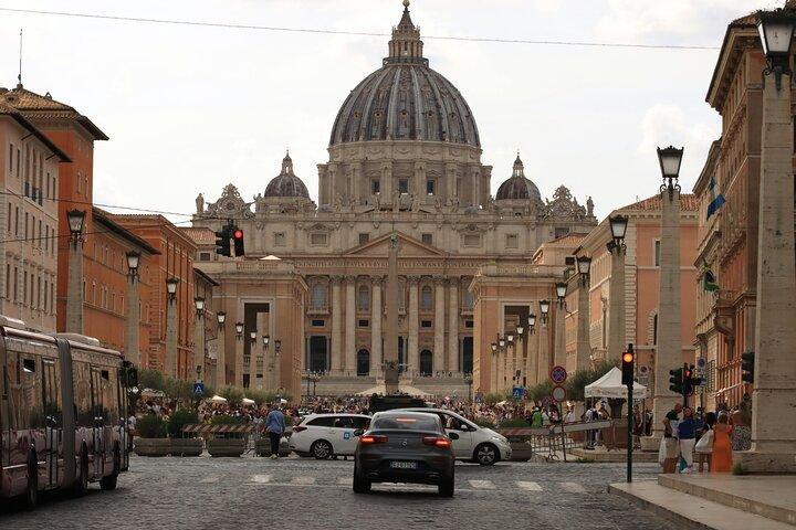 Rome St. Peter's Basilica Tour with exclusive Underground Access