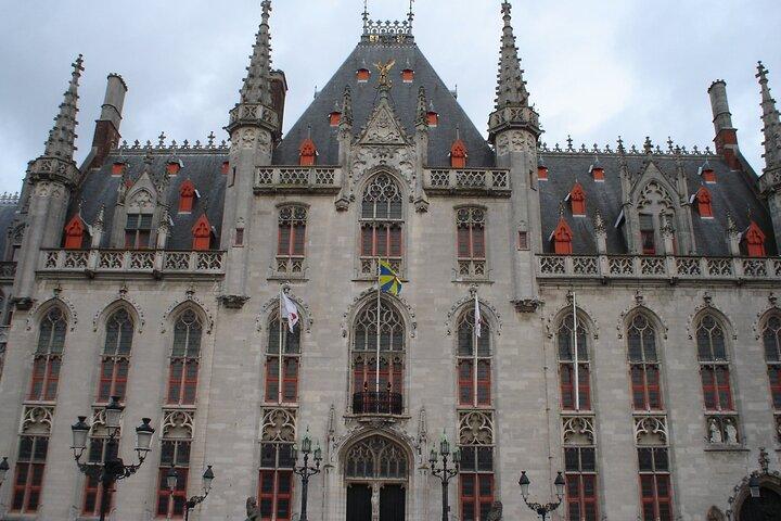 Private Arrival Transfer from Brussels Airport to Bruges with Business car