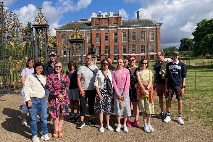 VIP Kensington Palace Gardens Tour & Royal Tea Crown Experience