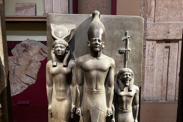 Day tour to the Great pyramid & the Egyptian Museum