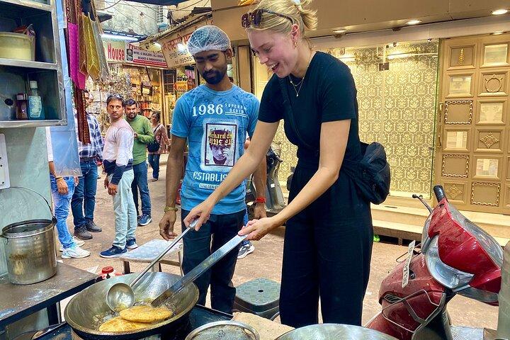 Old Delhi Food Tour with Spice Market, Temples and Rickshaw Ride