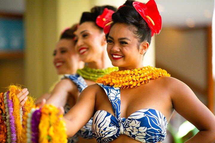 Luau Na Lei Aloha: Boutique Premium Dinner Show in Waikiki