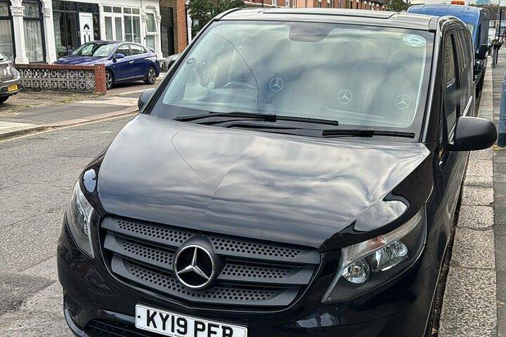 One Way Taxi Transfer from Gatwick Airport to Portsmouth Seaport