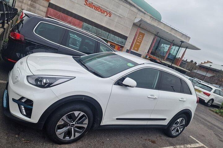 One Way Taxi Transfer from Gatwick Airport to Harwich Seaport