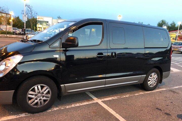 One Way Taxi Transfer from Gatwick Airport to Harwich Seaport