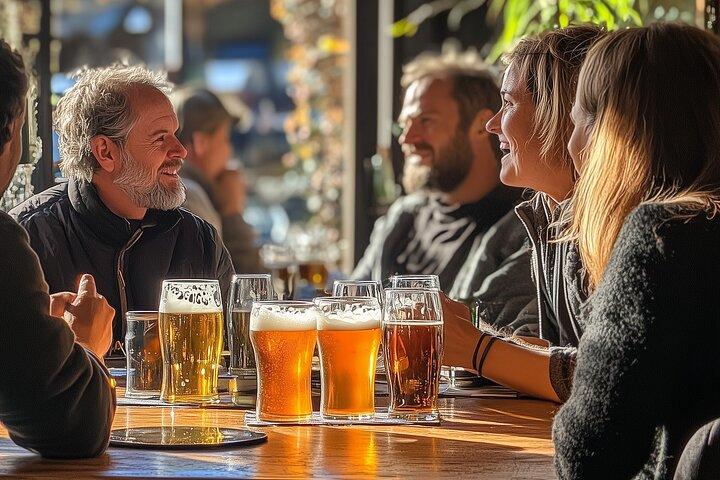 Alternative bar tour with dinner in the art district