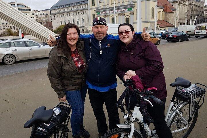 E-Bike Guided Tour in Castle Hill Budapest