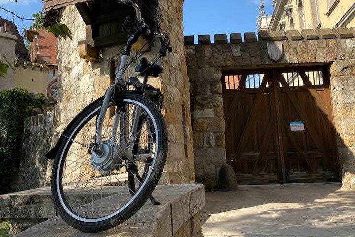E-Bike Guided Tour in Castle Hill Budapest