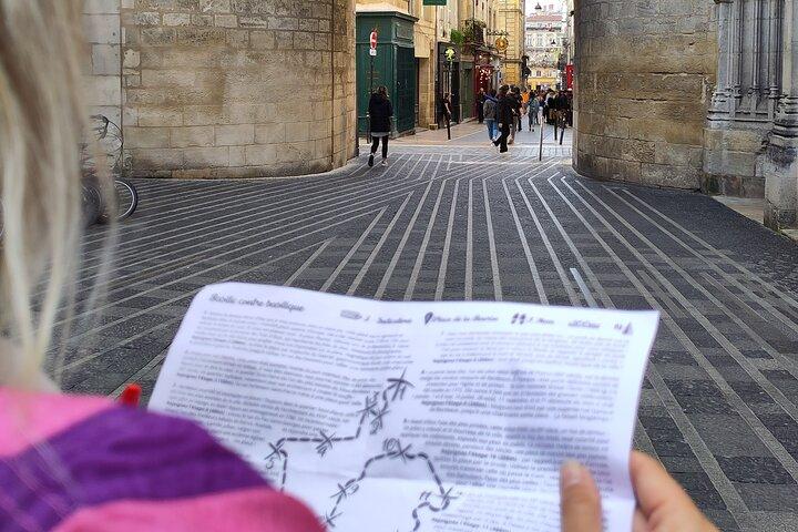 Lille: Urban escape game and fun tour of the Old Town