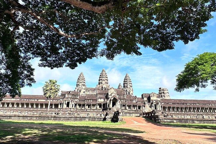 Private Transfer From Siem Reap to Bangkok Thailand