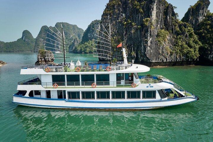 Ha long Bay day trip with Luxury Cruise