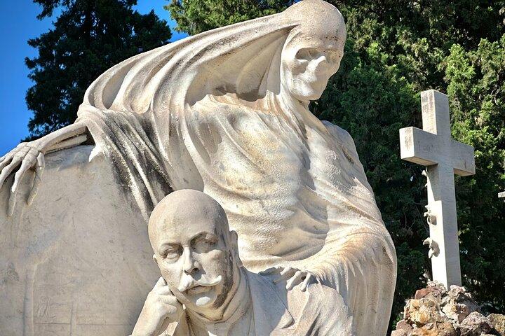 Cemetery of Montjuïc Walking Tour – Art, History & Views
