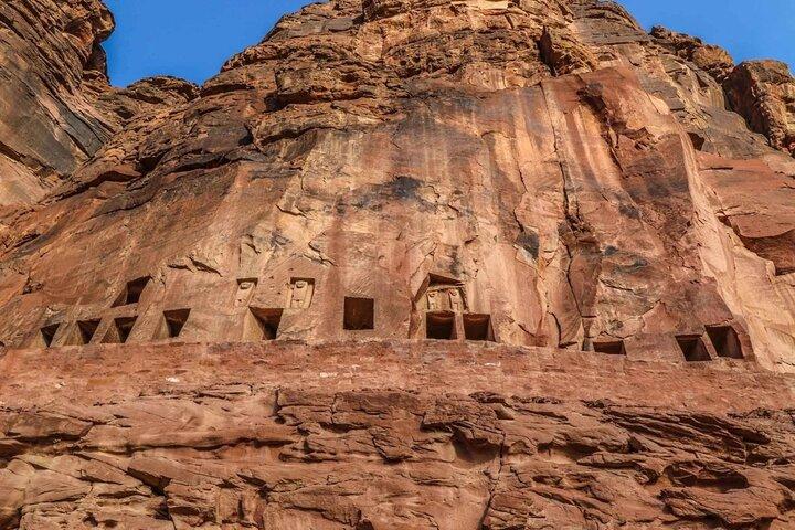 Discover Remarkable Tombs in Dadan and Jabal Ikmah