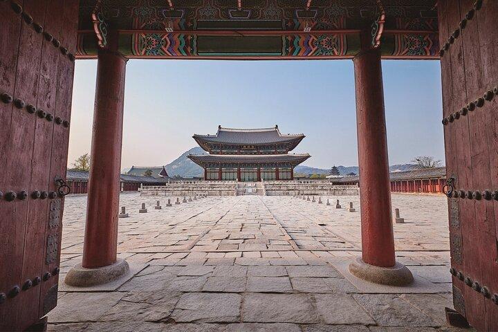 Hanbok in Palace and Traditional Dessert