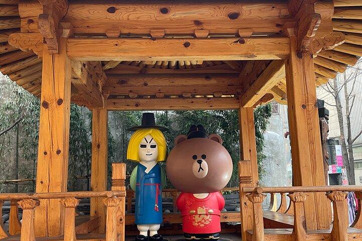 Hanbok in Palace and Traditional Dessert