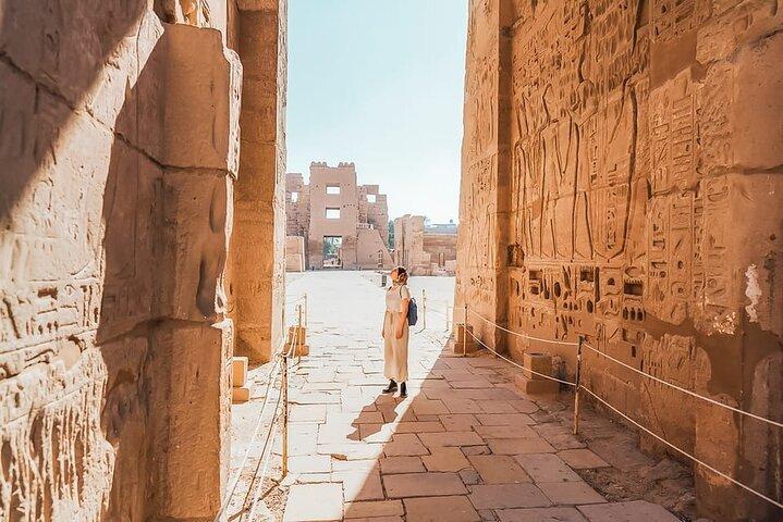 Nile Cruise Magic 4 Days Aswan to Luxor & Abu Simbel. Balloon