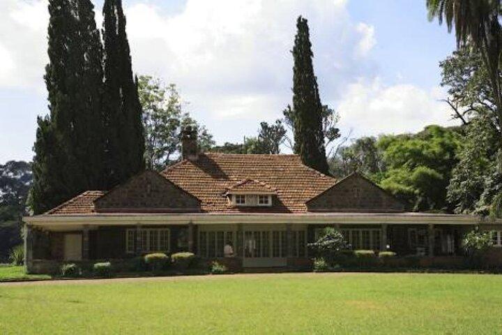 Day tour to Karen Blixen, Beads Factory & Giraffe Center
