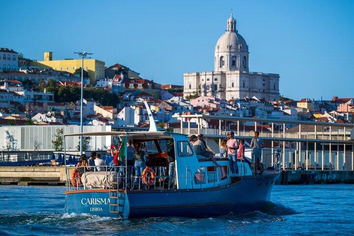 Classic Yacht Experience in Lisbon with portuguese wine