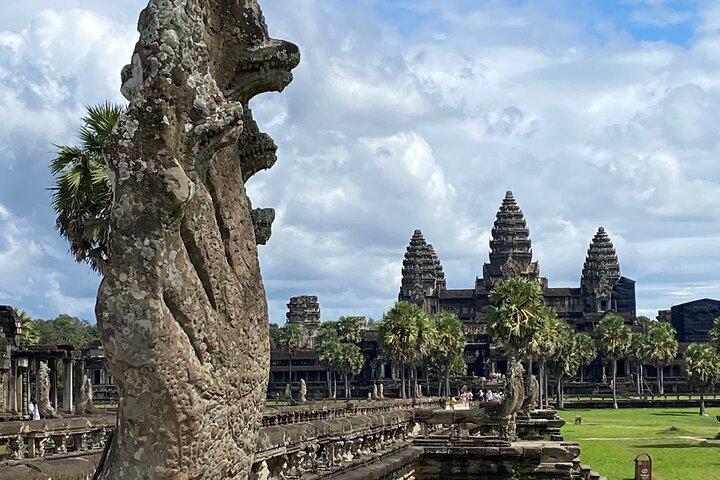 Siem Reap: Private Angkor Wat Sunset Half Day Tour by Jeep