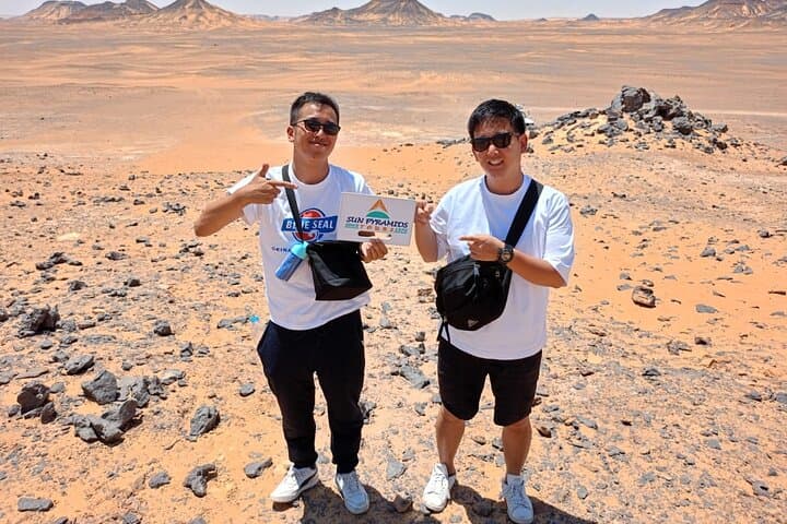 Private 2 Days Jeep Safari to White Desert and Bahariya Oasis