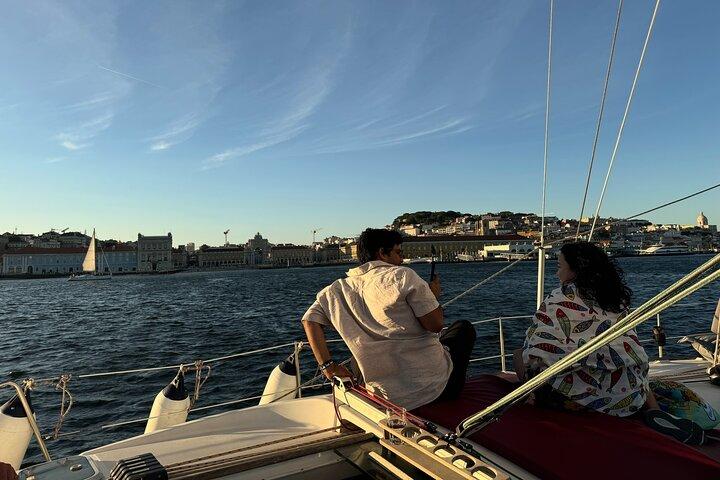 2 Hours Private Sailing Tour with Wine and Snacks