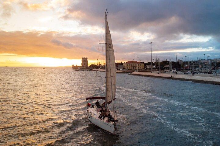 2 Hours Private Sailing Tour with Wine and Snacks