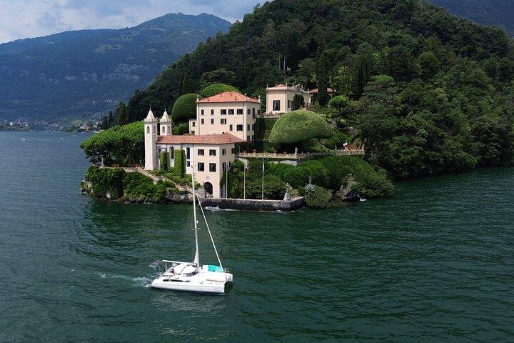 4 hours tour on a Private Catamaran on Lake Como with Aperitif