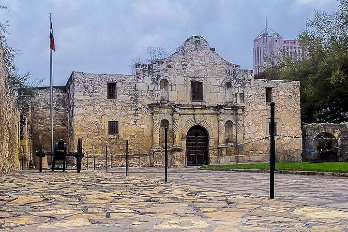 San Antonio: Alamo, River Walk, Cathedral, Cruise & Tower Tour